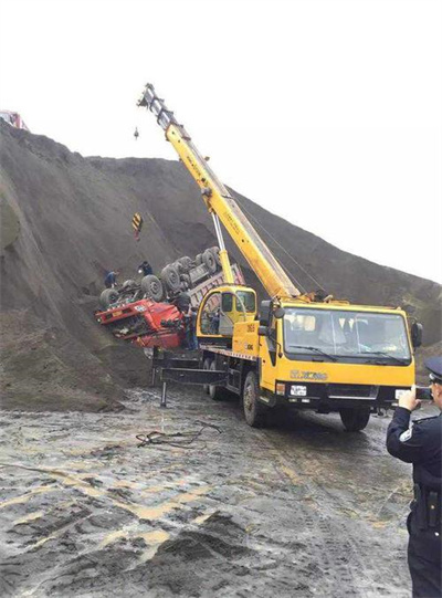 侯马上犹道路救援